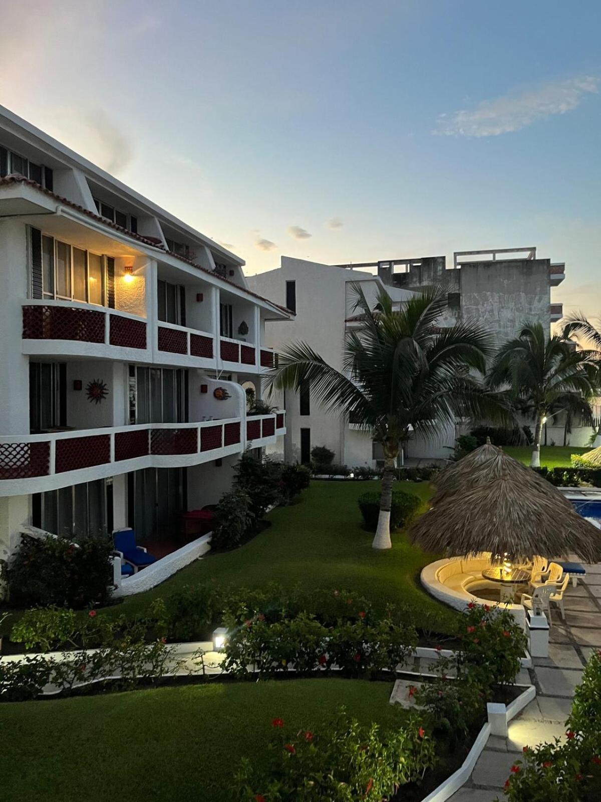 Spacious Apartment In Manzanillo Right On The Beach Buitenkant foto